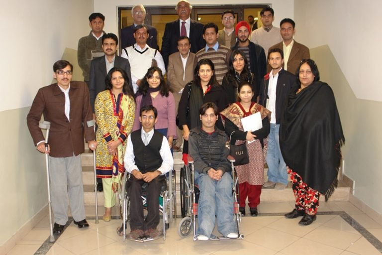 Group Picture of DET Bahria University 14 January 2010